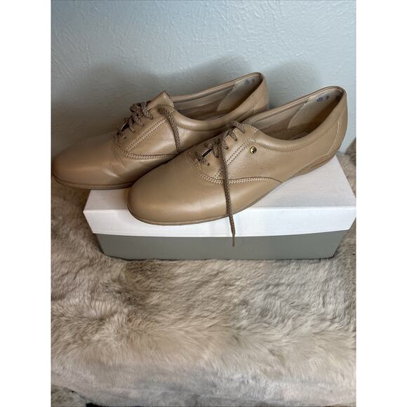 Easy Spirit Sand Dune Beige Motion Comforter Sneaker 9B Original Box - Picture 7 of 11